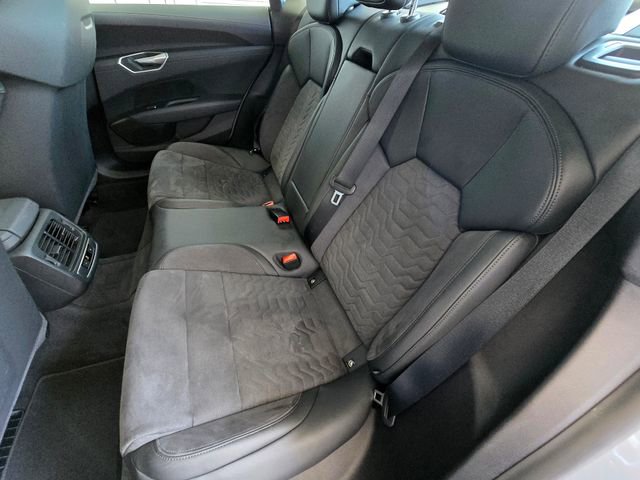 Used 2022 Audi e-tron GT Premium Plus AWD/4WD image 24