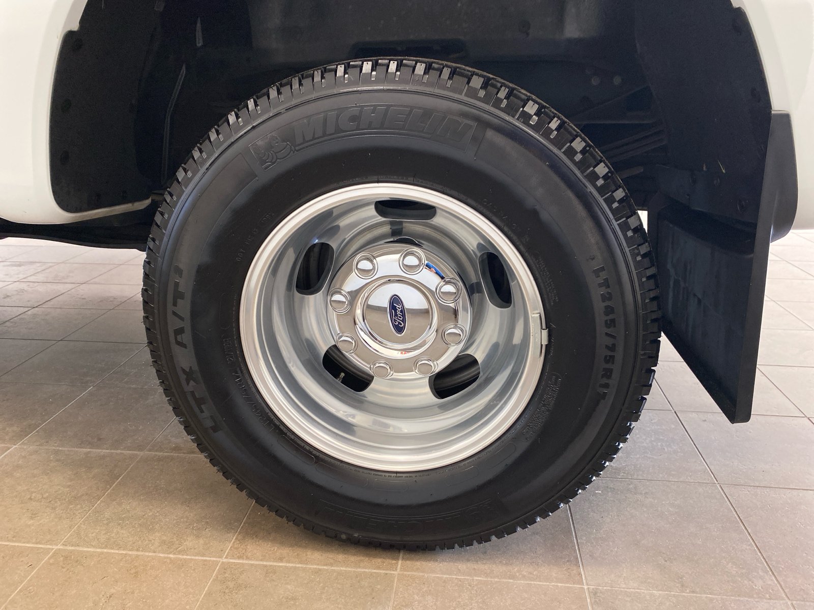 Used 2025 Ford F350 Lariat AWD/4WD image 25