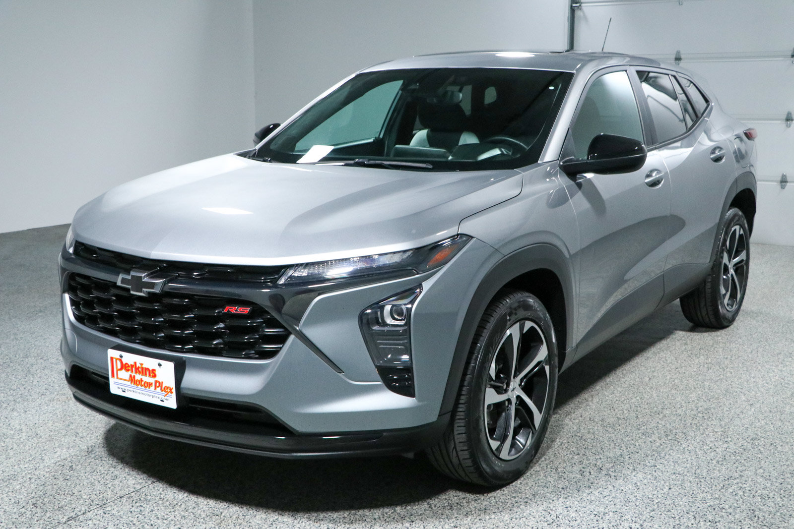 Used 2024 Chevrolet Trax RS w/ Sunroof Package FWD image 31