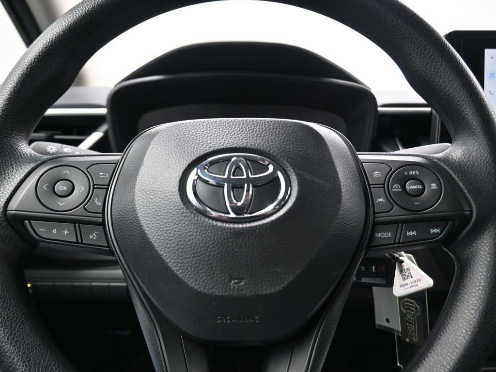 Used 2025 Toyota Corolla LE image 7