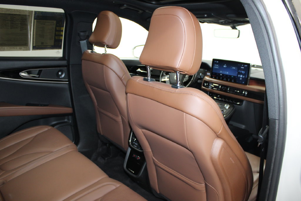 Used 2023 Lincoln Nautilus Reserve w/ Equipment Group 201A AWD/4WD image 26
