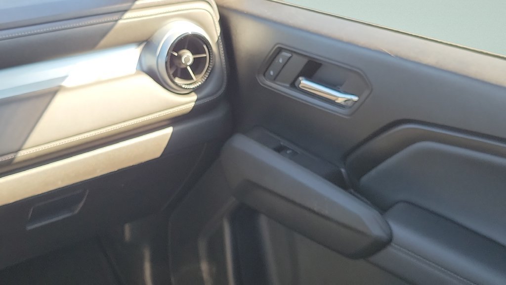 Used 2023 Chevrolet Colorado LT w/ LT Convenience Package II RWD image 12