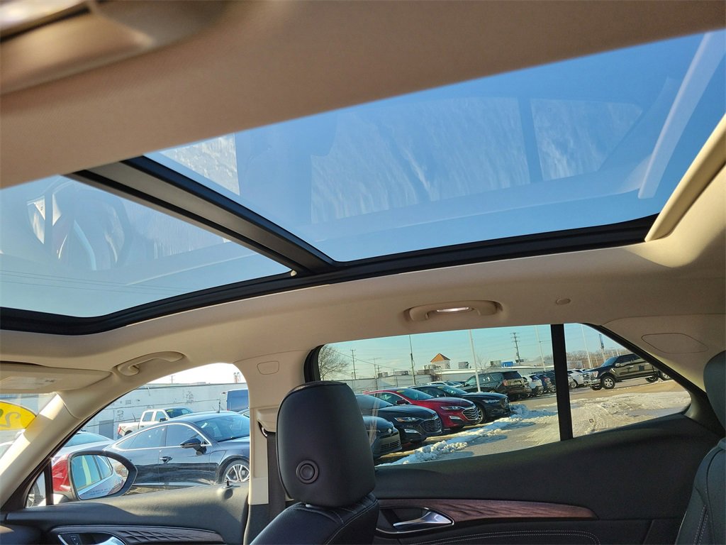 Used 2022 Buick Envision Avenir w/ Technology Package II image 18