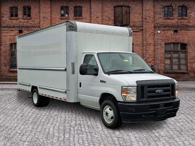 Certified 2022 Ford E-350 and Econoline 350 Super Duty RWD image 3