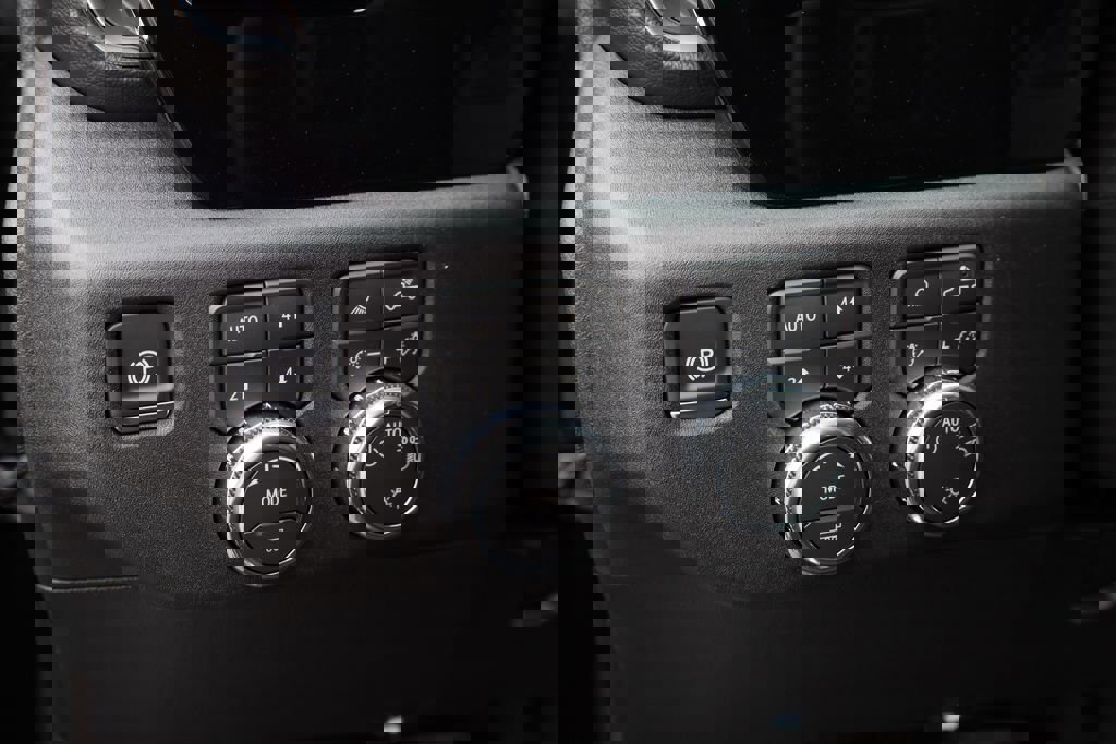 New 2026 GMC Sierra 1500 SLE image 7