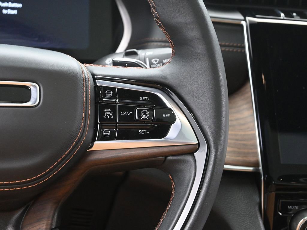 Used 2024 Jeep Grand Cherokee L Summit image 31