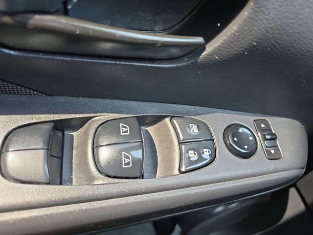 Used 2023 Nissan Kicks S FWD image 29