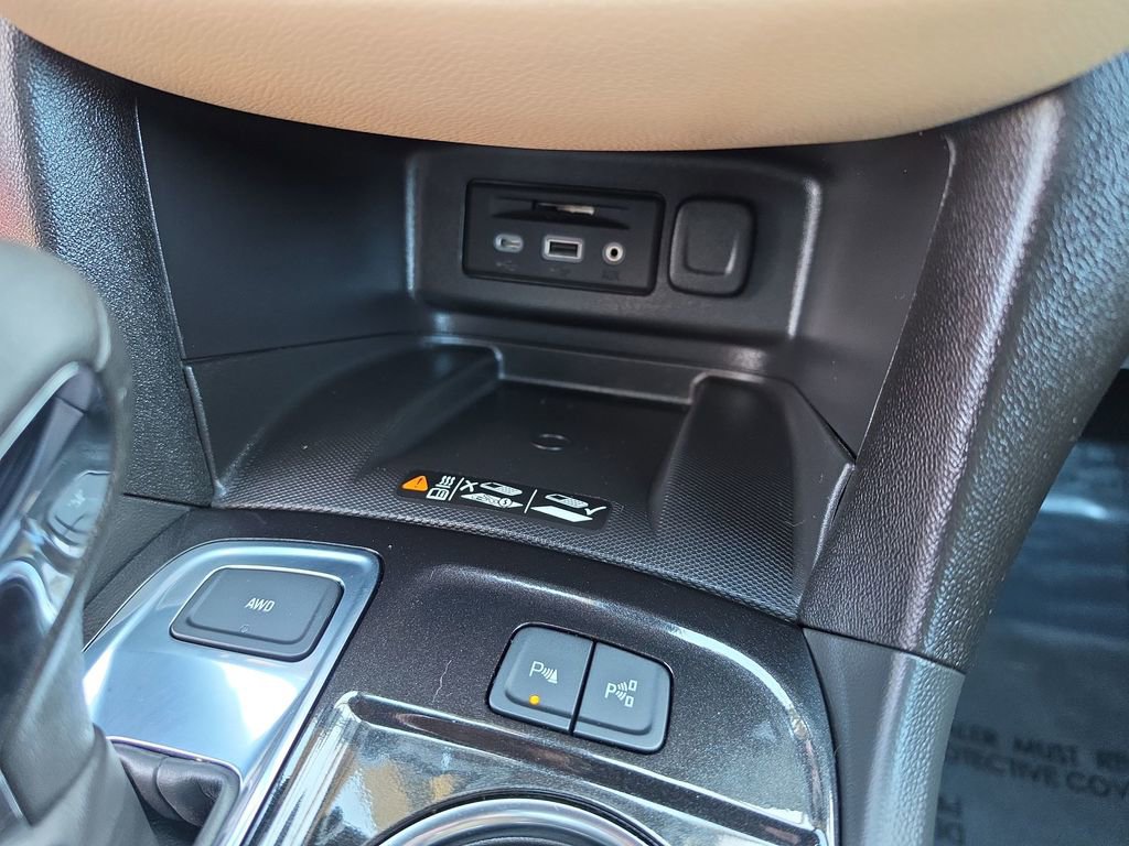 Used 2024 Chevrolet Equinox Premier AWD/4WD image 17