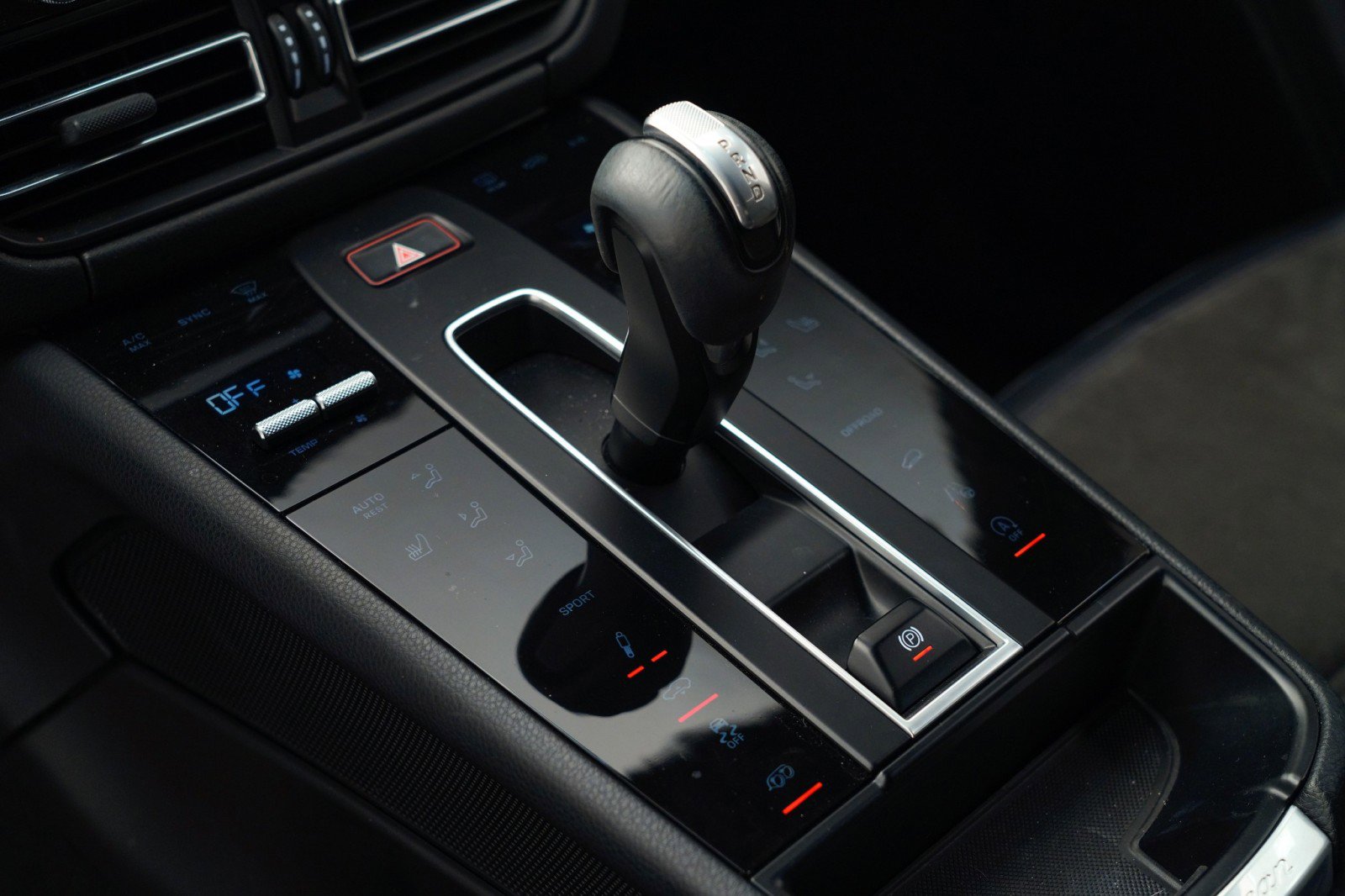 Certified 2023 Porsche Macan GTS AWD/4WD image 29