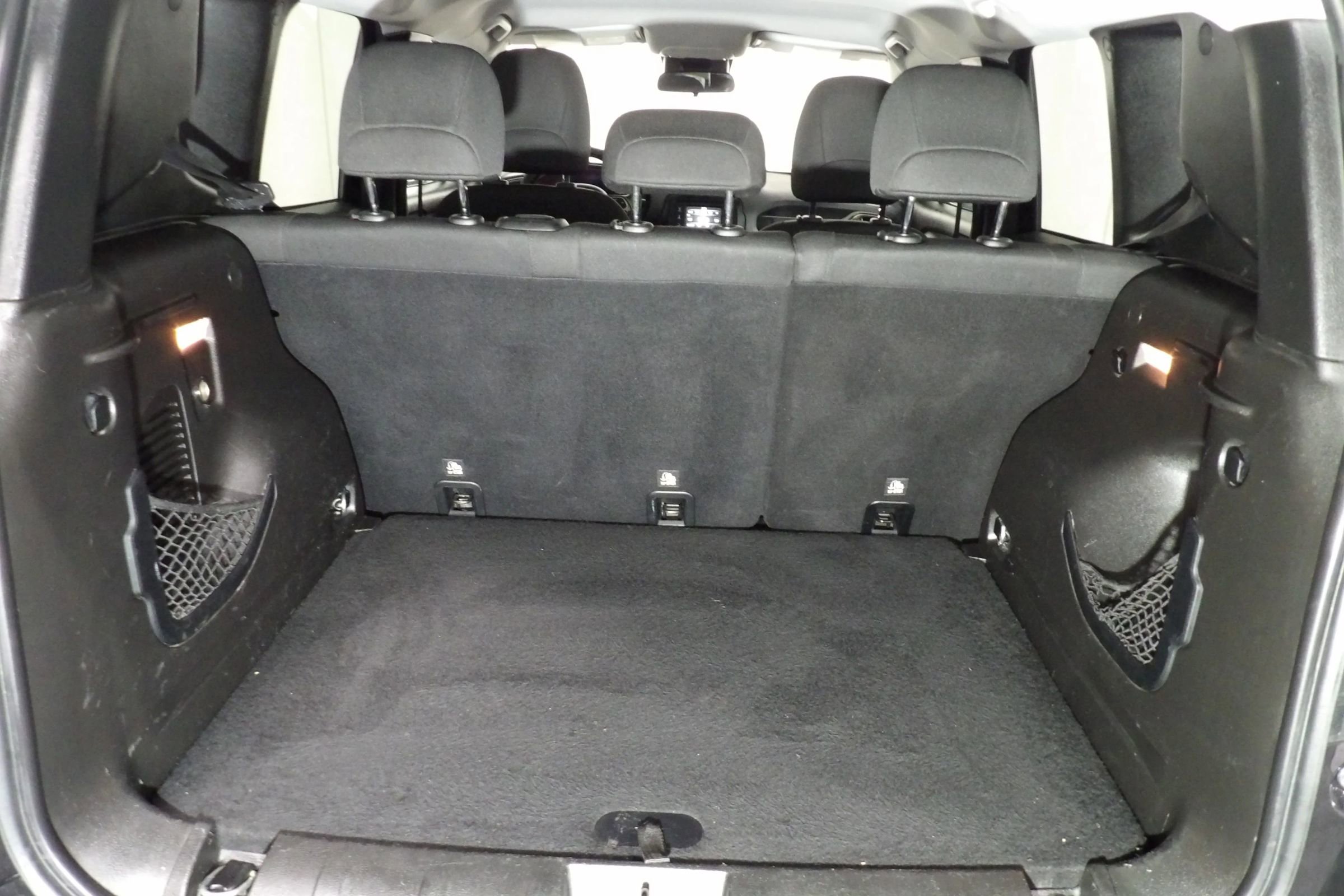 Used 2017 Jeep Renegade Latitude w/ Cold Weather Group image 6