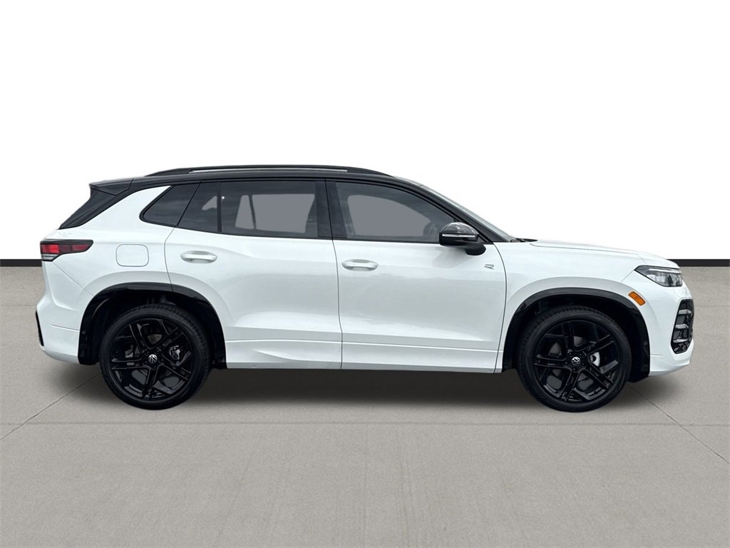 New 2026 Volkswagen Tiguan SE R-Line image 4