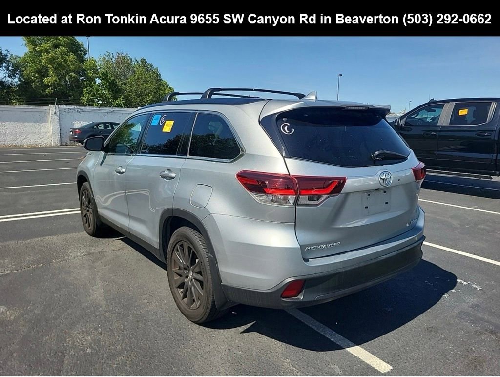 Used 2019 Toyota Highlander SE AWD/4WD image 4