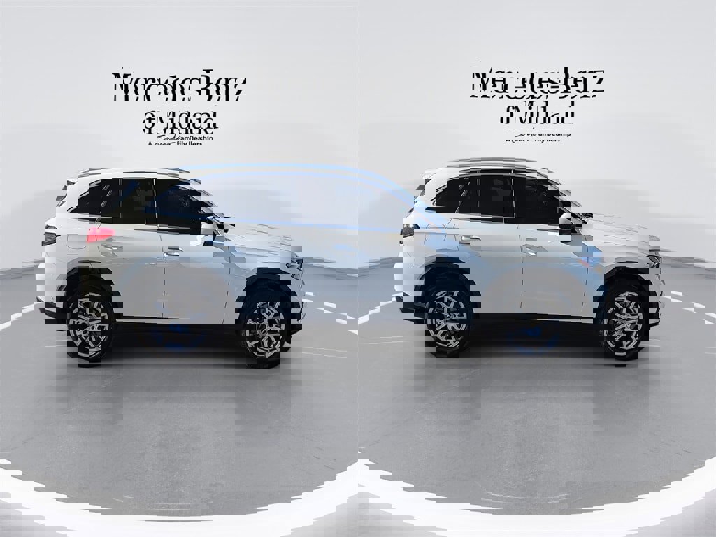 Used 2025 Mercedes-Benz GLC 300 4MATIC image 9