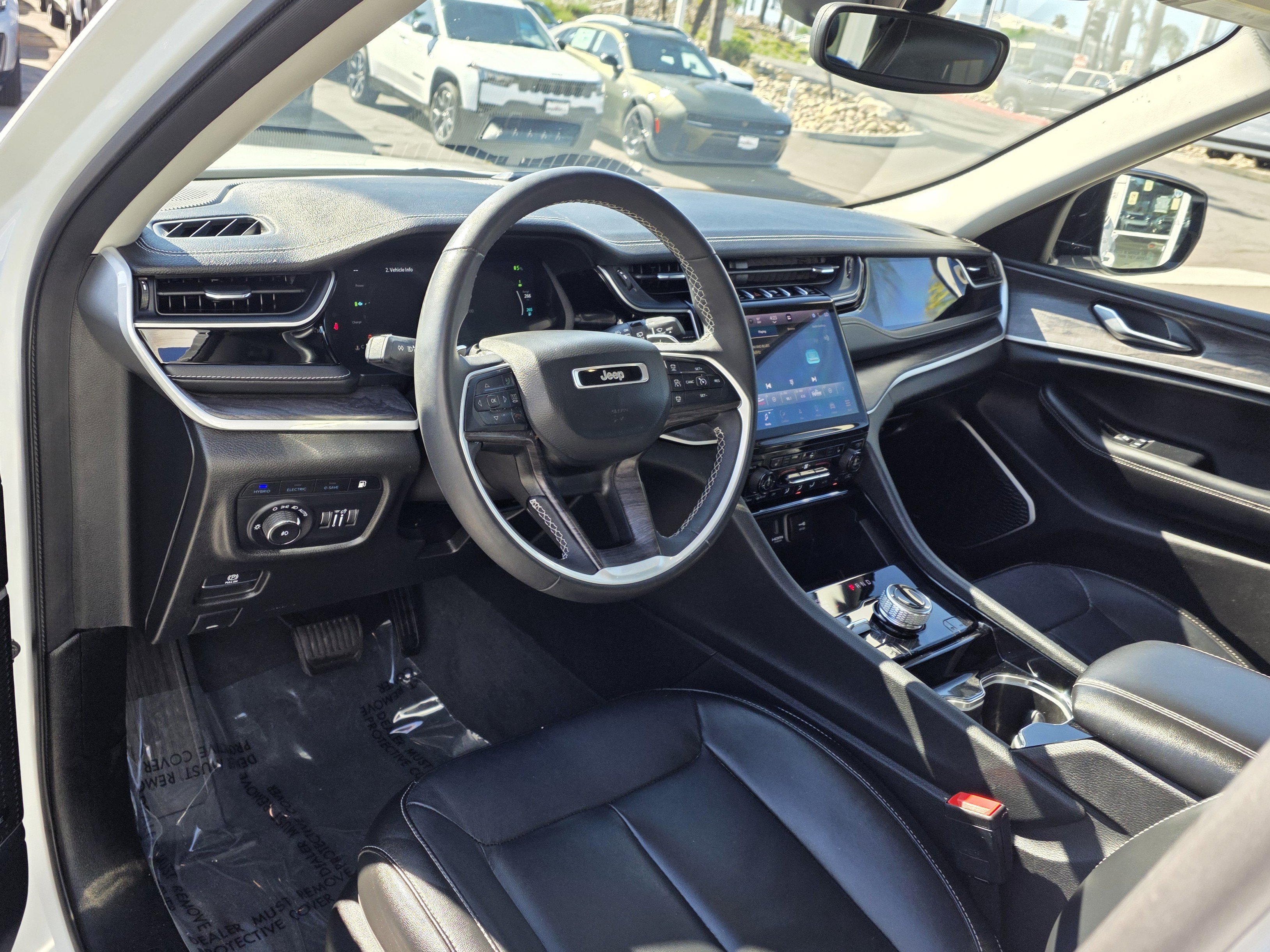Used 2023 Jeep Grand Cherokee 4WD 4xe image 10
