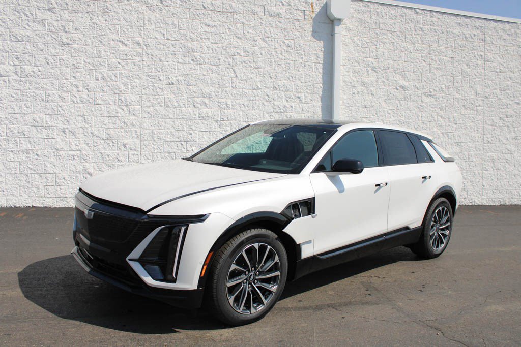 New 2025 Cadillac Lyriq Sport