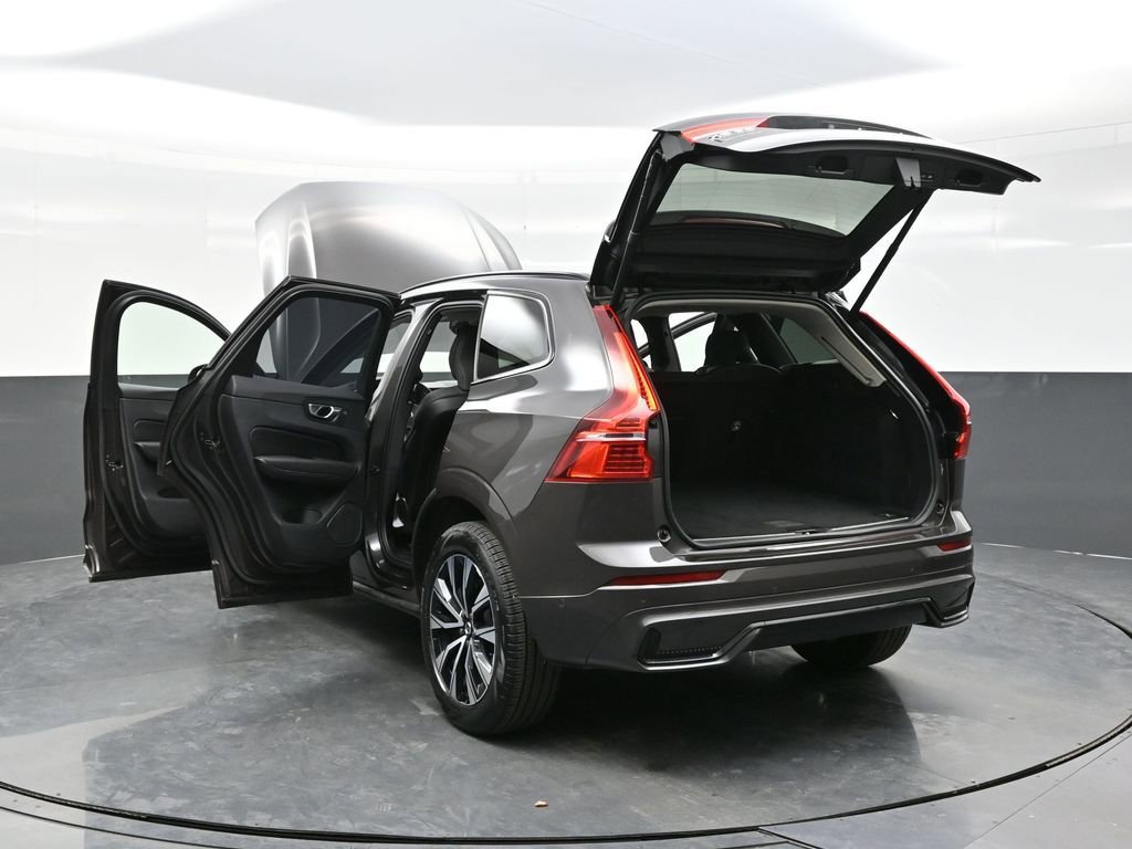 Used 2025 Volvo XC60 B5 Plus w/ Climate Package AWD/4WD image 42