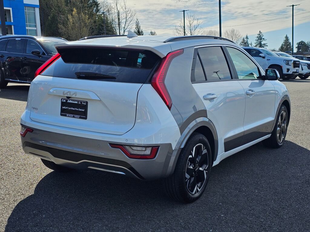 Certified 2023 Kia Niro Wave w/ Wave Preserve Package image 5