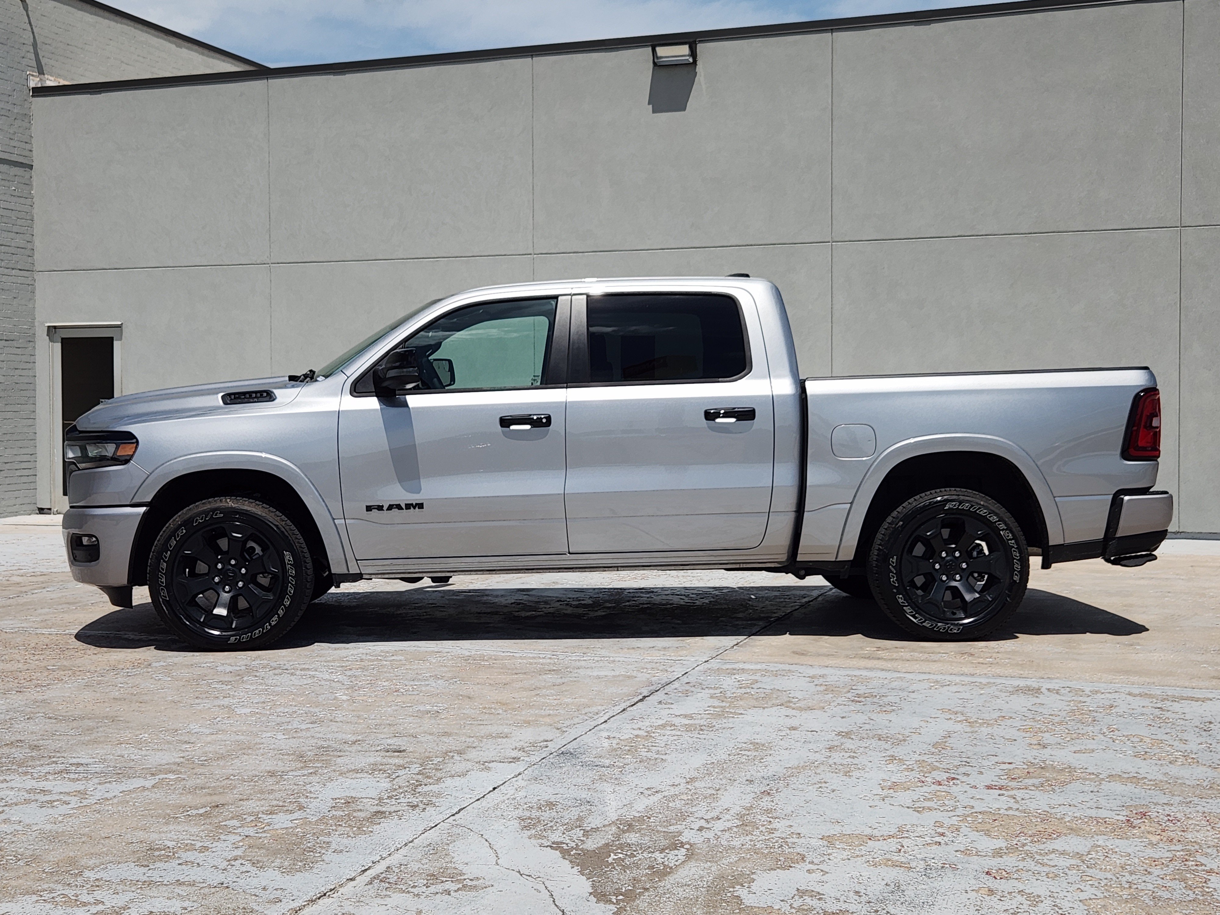 Used 2025 RAM 1500 Big Horn AWD/4WD image 5