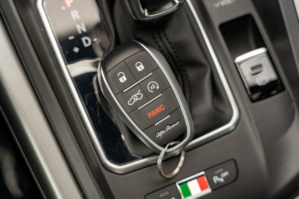 Used 2024 Alfa Romeo Tonale Veloce image 32