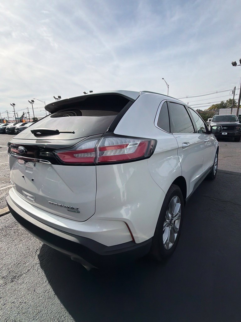 Used 2020 Ford Edge Titanium FWD image 5