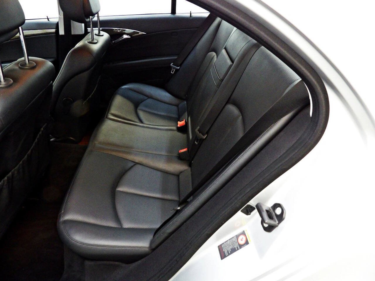 Used 2007 Mercedes-Benz E 350 4MATIC Sedan image 10
