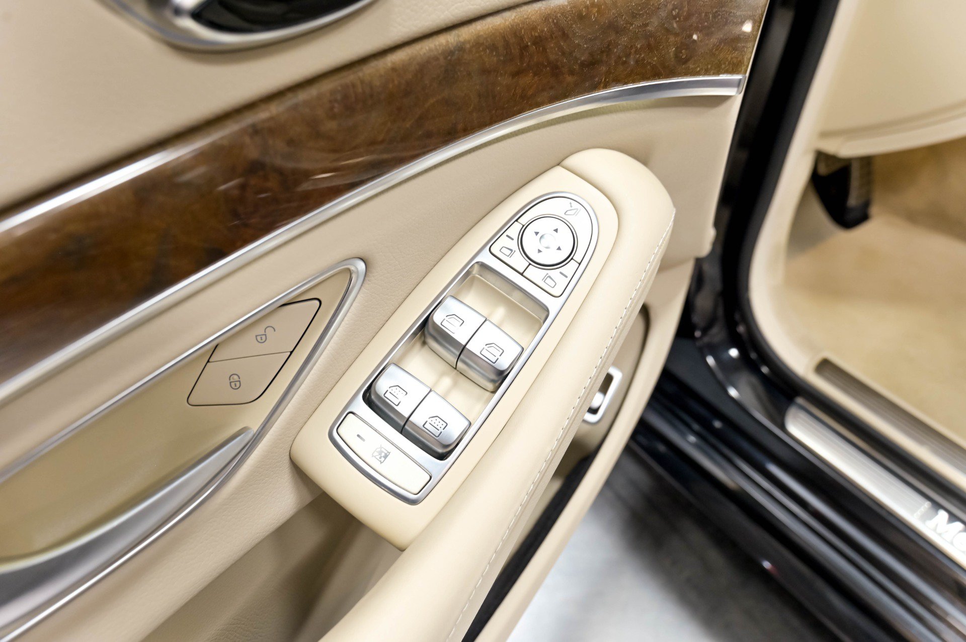 Used 2016 Mercedes-Benz S 550 4MATIC Sedan image 60