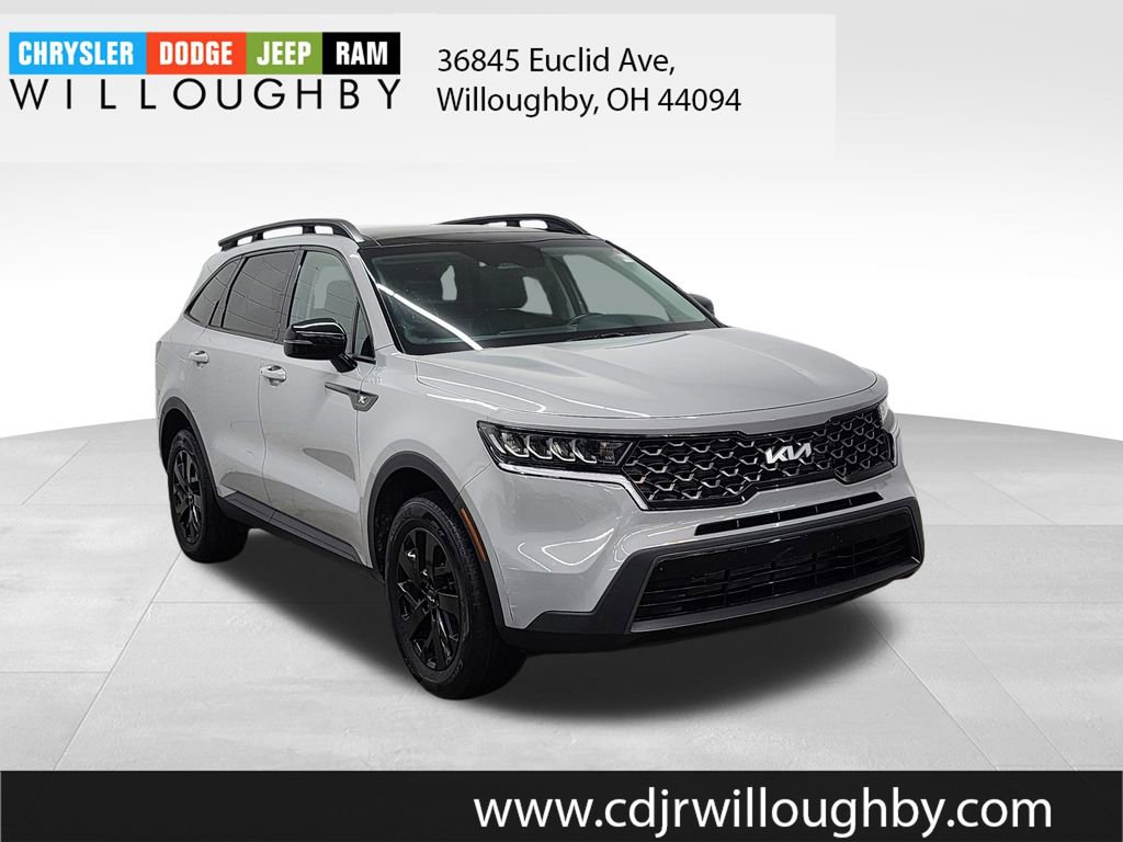 Used 2023 Kia Sorento S w/ Panoramic Sunroof Package AWD/4WD image 3