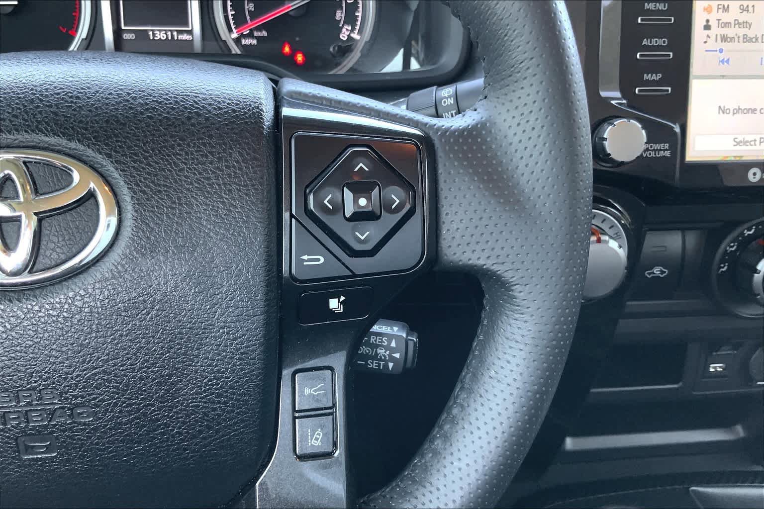 Used 2021 Toyota 4Runner TRD Off-Road Premium AWD/4WD image 25