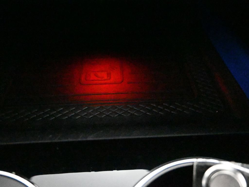 Used 2025 Bentley Bentayga image 50