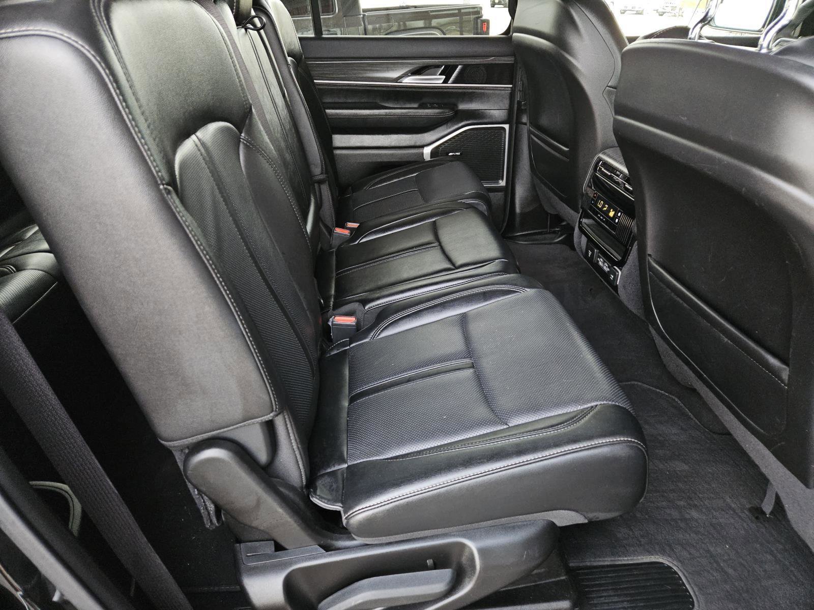 Used 2024 Jeep Wagoneer L Series II w/ Flexible Seating Group image 35