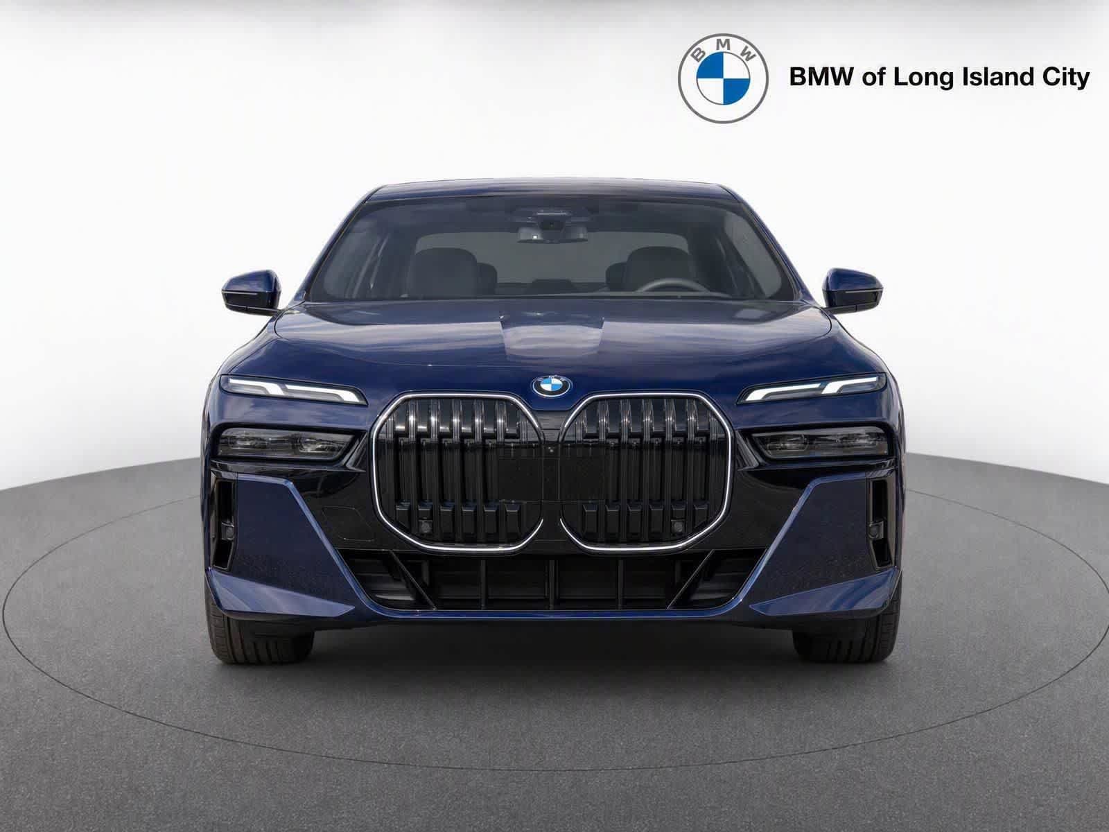 New 2026 BMW 750e xDrive AWD/4WD image 2