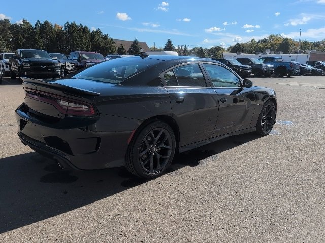 Used 2022 Dodge Charger R/T w/ Blacktop Package image 8