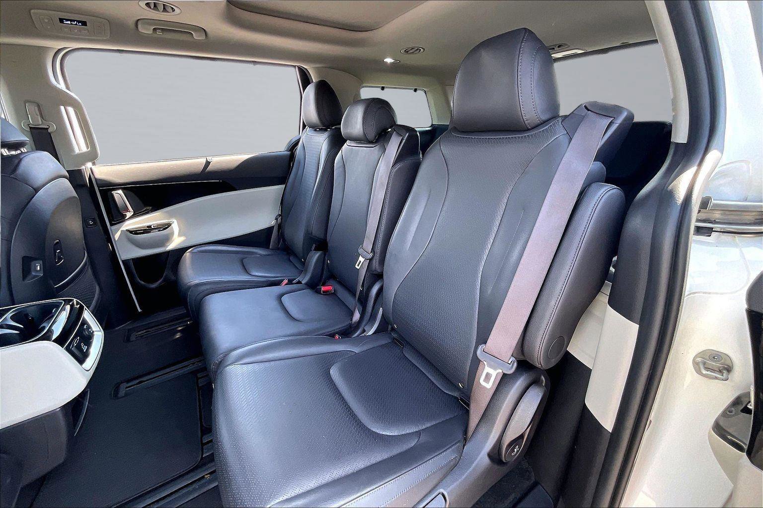 Used 2024 Kia Carnival SX Prestige FWD image 27