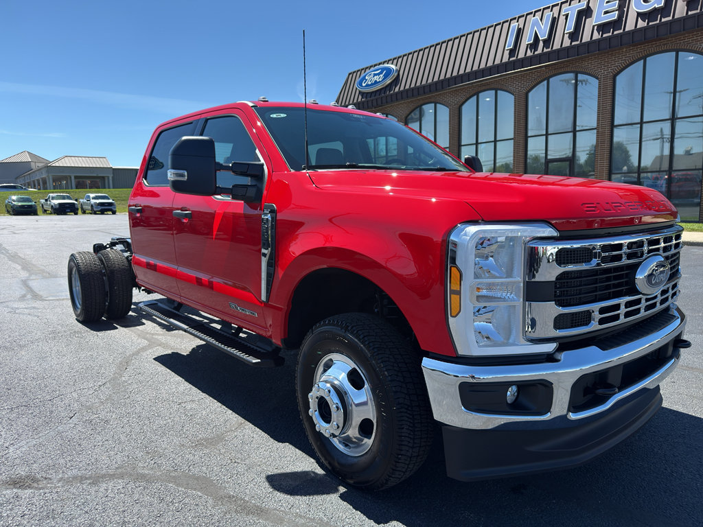 New 2026 Ford F350 XLT w/ XLT Value Package AWD/4WD image 2