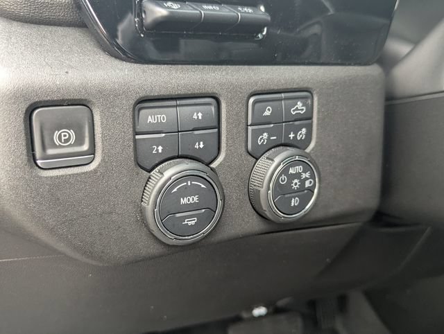 Used 2023 Chevrolet Silverado 1500 High Country w/ High Country Premium Package AWD/4WD image 12