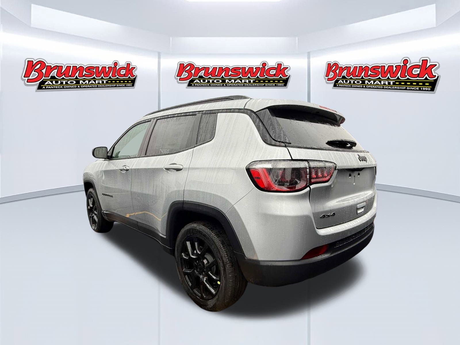 New 2026 Jeep Compass Latitude AWD/4WD image 3