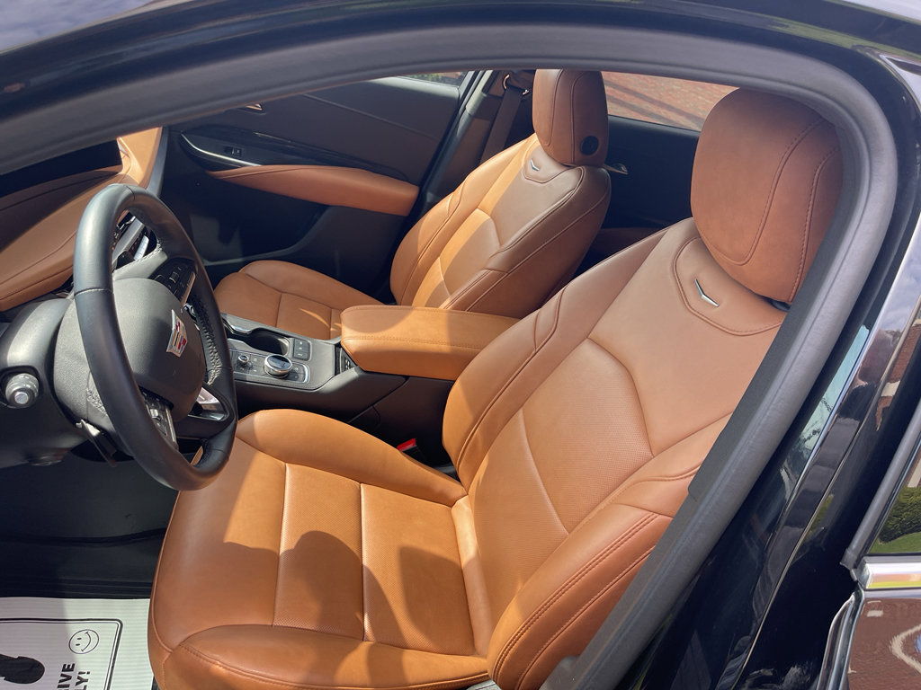 Used 2024 Cadillac XT4 Premium Luxury w/ Active Safety Package image 15