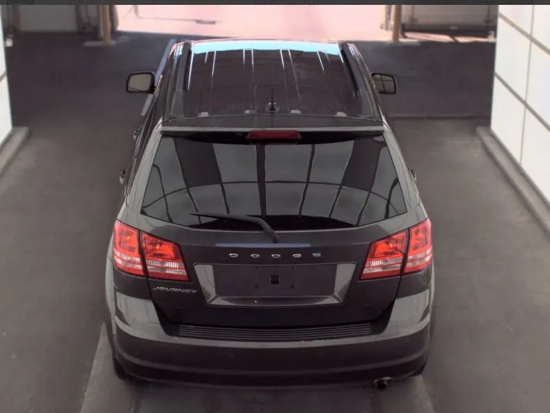 Used 2020 Dodge Journey SE w/ SE Popular Equipment Group FWD image 4