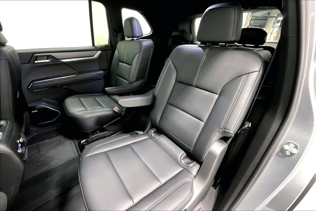 New 2026 GMC Acadia Elevation w/ Black Edition FWD image 17