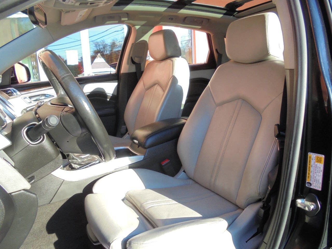 Used 2013 Cadillac SRX Luxury image 12