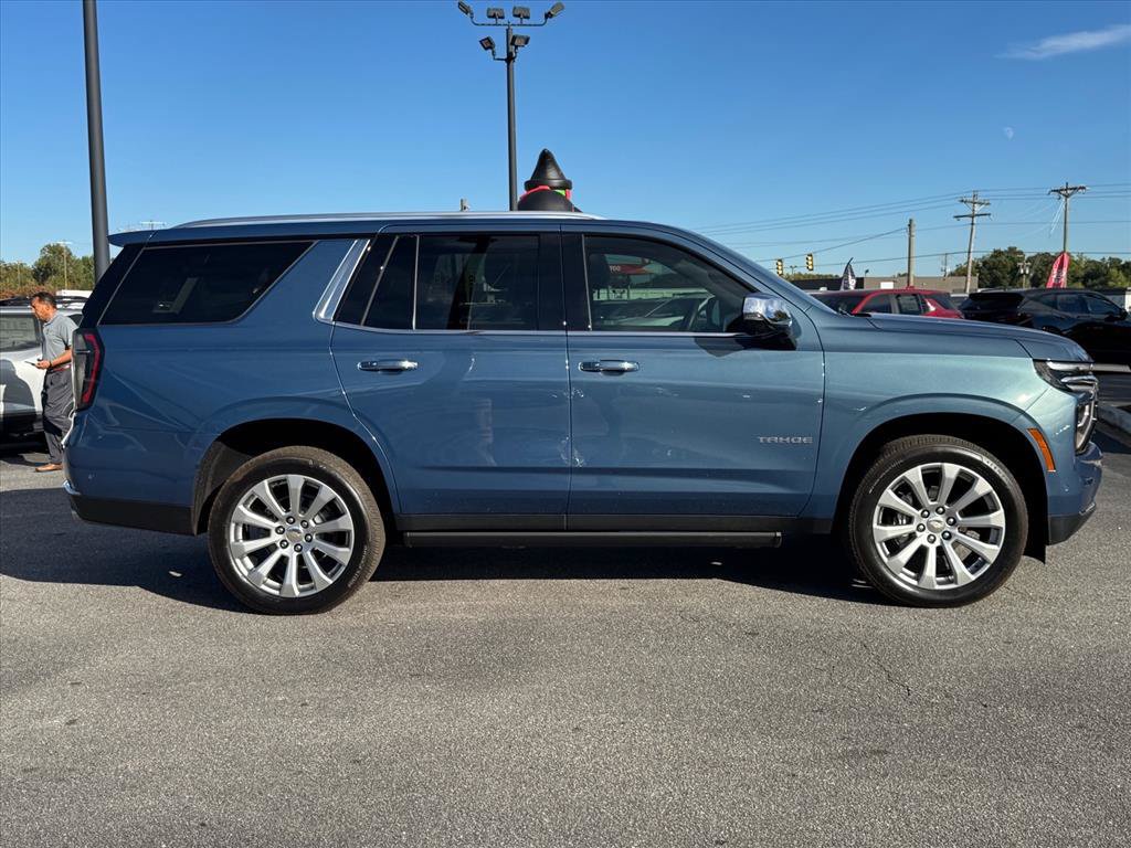 Used 2026 Chevrolet Tahoe Premier AWD/4WD image 2