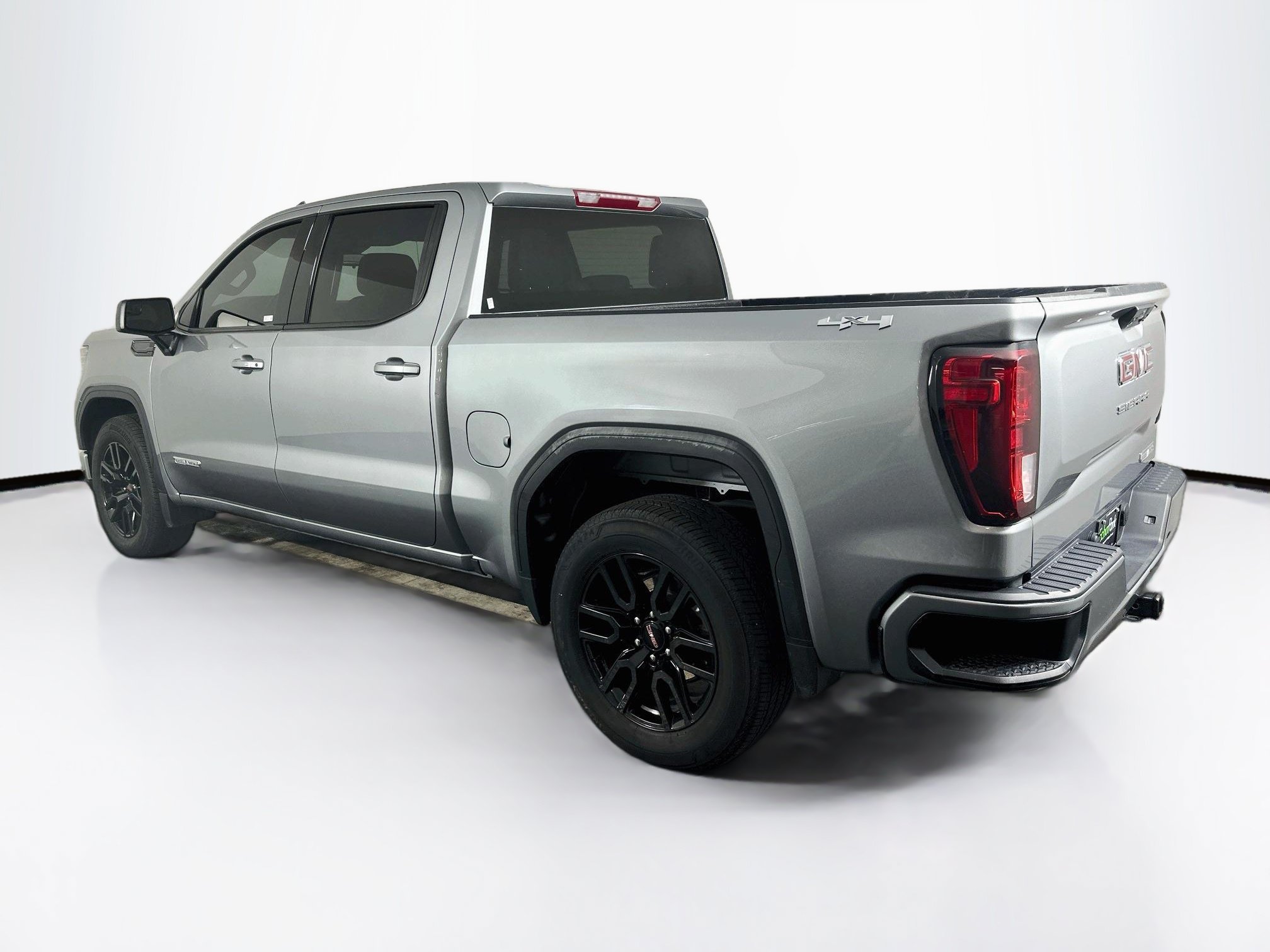 Used 2024 GMC Sierra 1500 Elevation AWD/4WD image 5