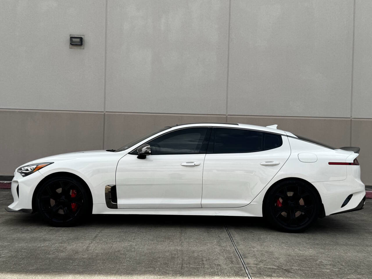 Used 2020 Kia Stinger GT1 image 3