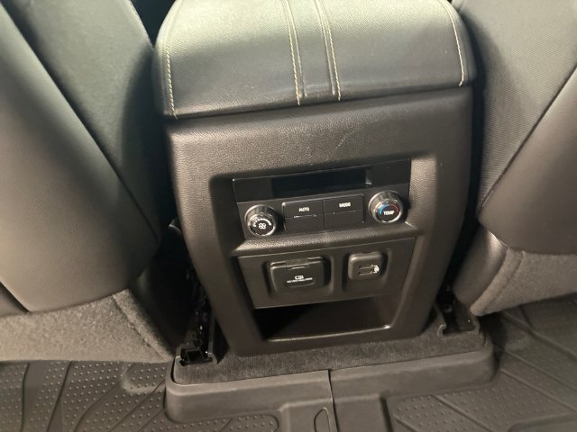 Certified 2023 Chevrolet Traverse LT w/ LT Premium Package AWD/4WD image 19