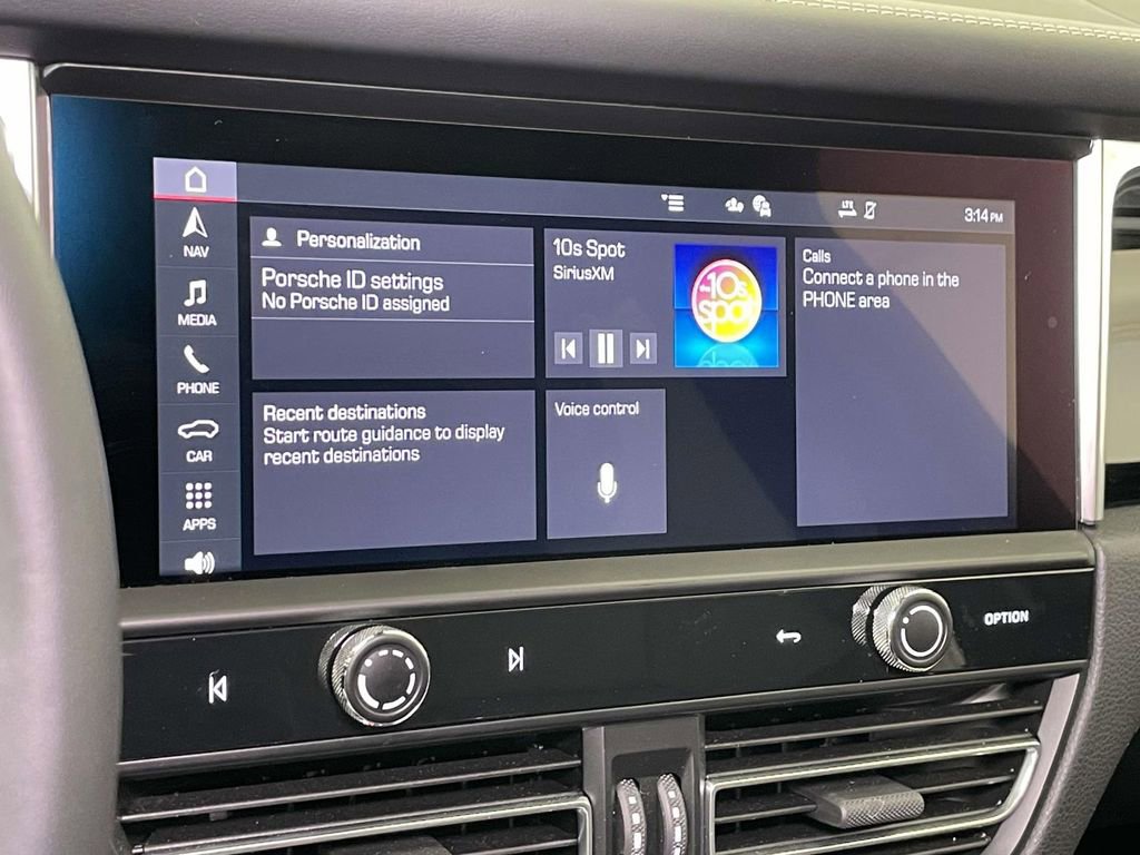 Certified 2025 Porsche Macan image 29