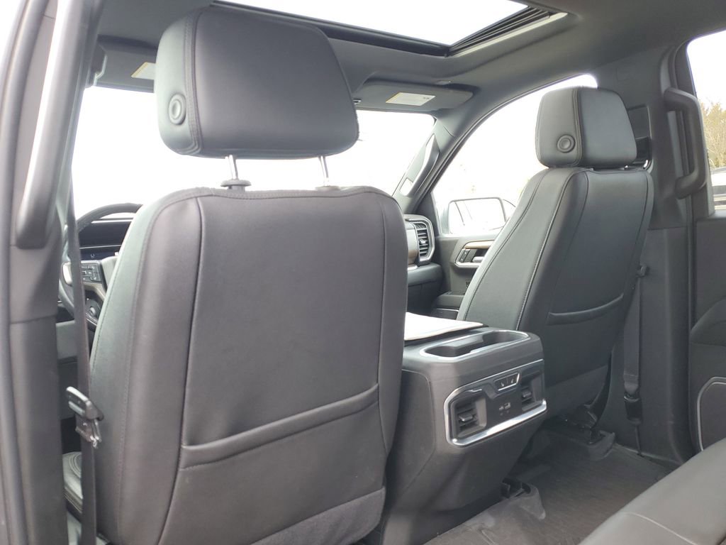 Used 2022 Chevrolet Silverado 1500 High Country w/ Technology Package image 34