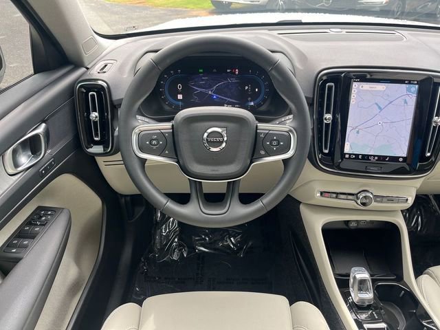 New 2025 Volvo XC40 B5 Plus w/ Protection Package Premier AWD/4WD image 18
