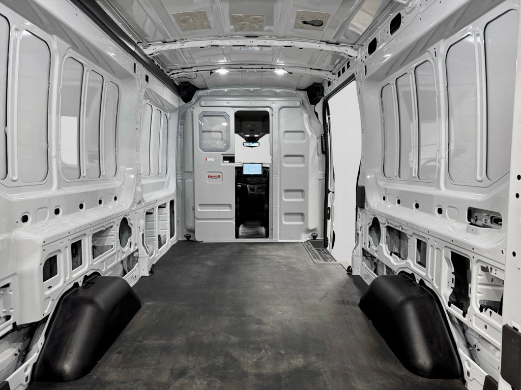 Used 2023 Ford E-Transit Medium Roof image 25