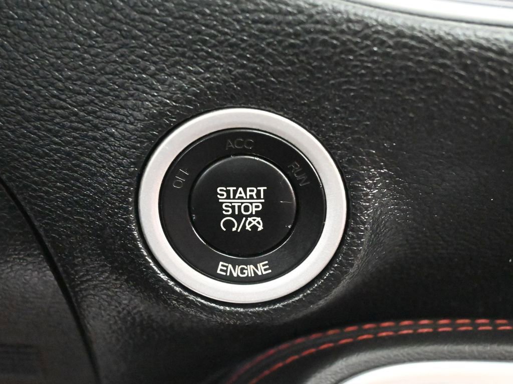 Used 2015 Dodge Challenger R/T Plus image 20