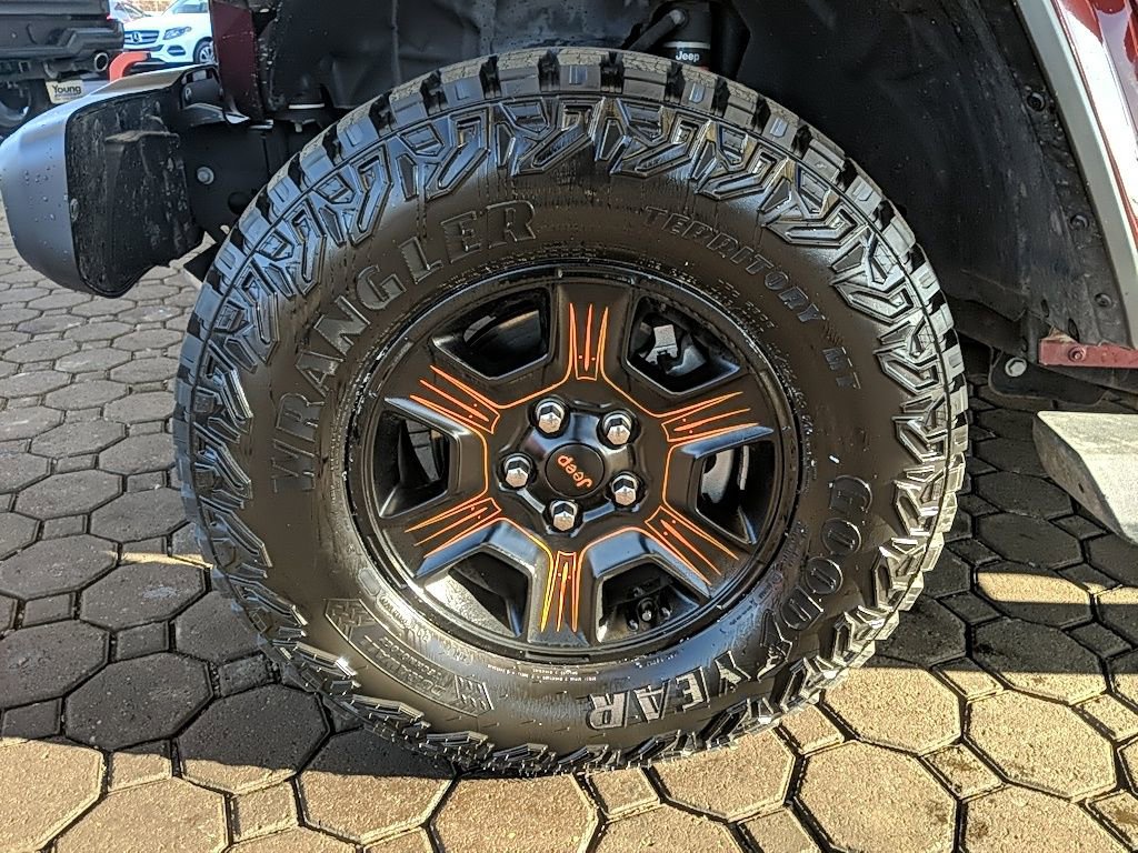 Used 2021 Jeep Gladiator Mojave w/ Cold Weather Group image 9